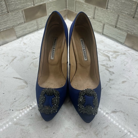 Manolo Blahnik Blue Heels with gunmetal Embellishment size 8, wedding shoes! - Picture 4 of 8